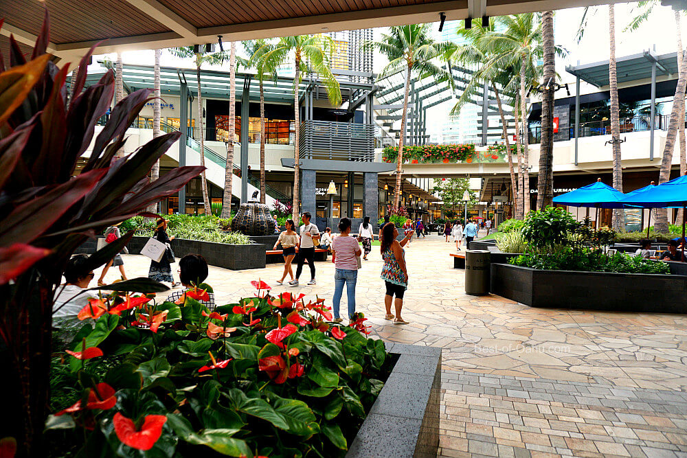 Ala Moana Center is open, but it's hardly business as usual