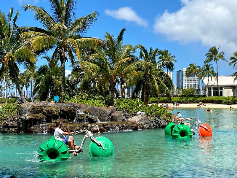 Hilton Hawaiian Village in Waikiki, Shopping and Restaurants, Kahanamoku  Beach, Hilton Lagoon 